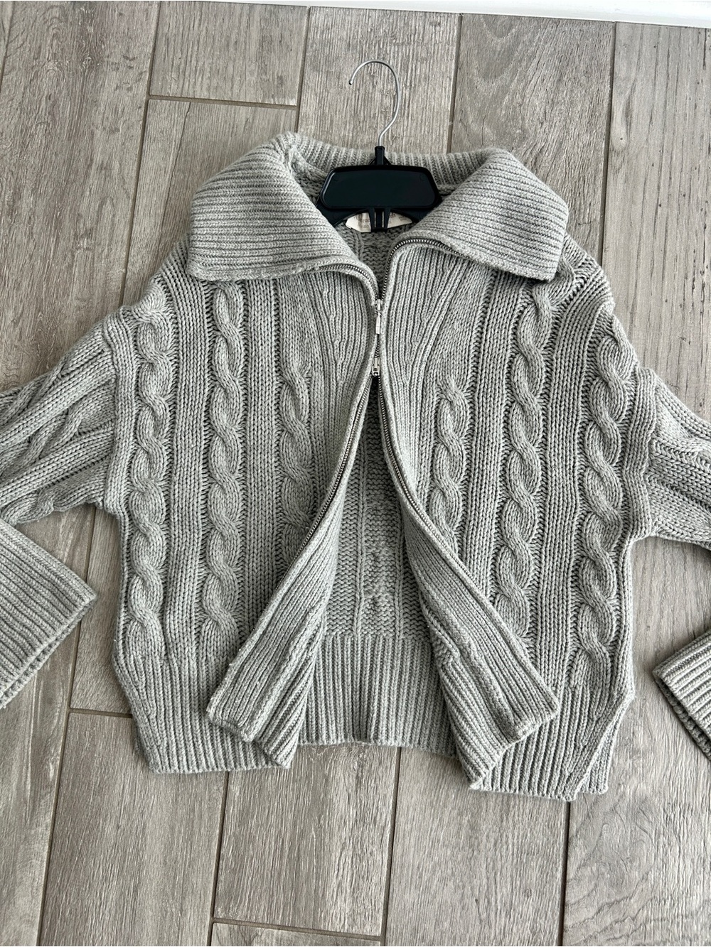 Cable Knit Zip-Front Sweater Cardigan - Light Gray